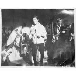 B22026 - Cliff Richard Large Original Concert Photograph (UK)